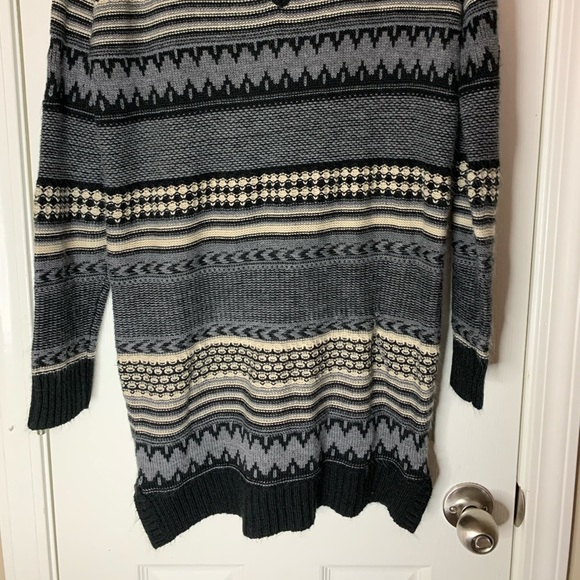 Sweater - Picture 2 of 3